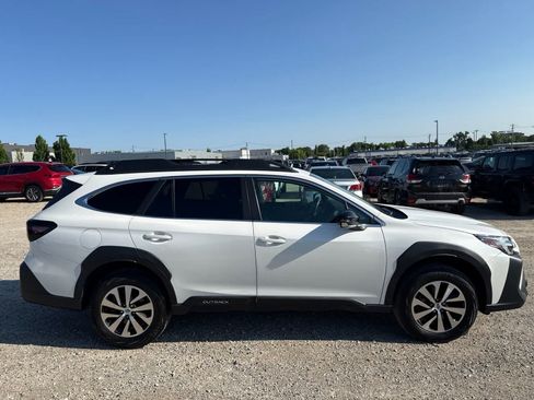 Used 2024 Subaru Outback Premium AWD/4WD image 9