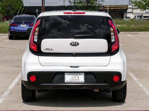 Used 2017 Kia Soul w/ Convenience Package FWD image 11