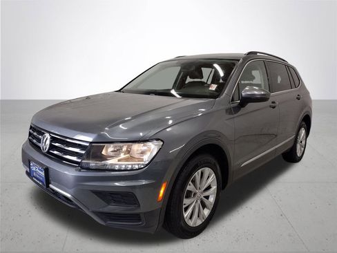 Used 2018 Volkswagen Tiguan SE FWD image 2