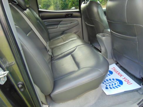 Used 2010 Toyota Tacoma 4x4 Double Cab w/ TRD Sport Pkg image 14