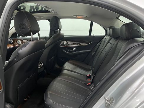 Used 2018 Mercedes-Benz E 300 4MATIC image 32