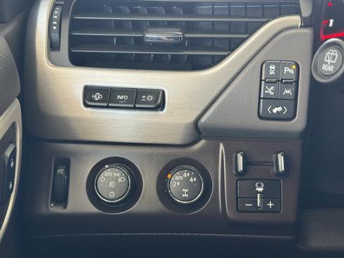 Certified 2016 GMC Yukon Denali w/ Open Road Package AWD/4WD image 34