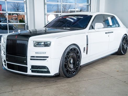 Used 2023 Rolls-Royce Phantom Sedan image 13
