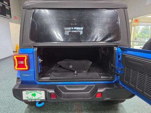 Used 2023 Jeep Wrangler Unlimited Sahara AWD/4WD image 21