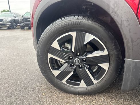 Used 2025 Nissan Kicks SV w/ Illumination Package AWD/4WD image 30