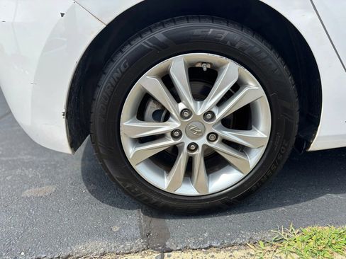 Used 2013 Hyundai Elantra GT FWD image 15