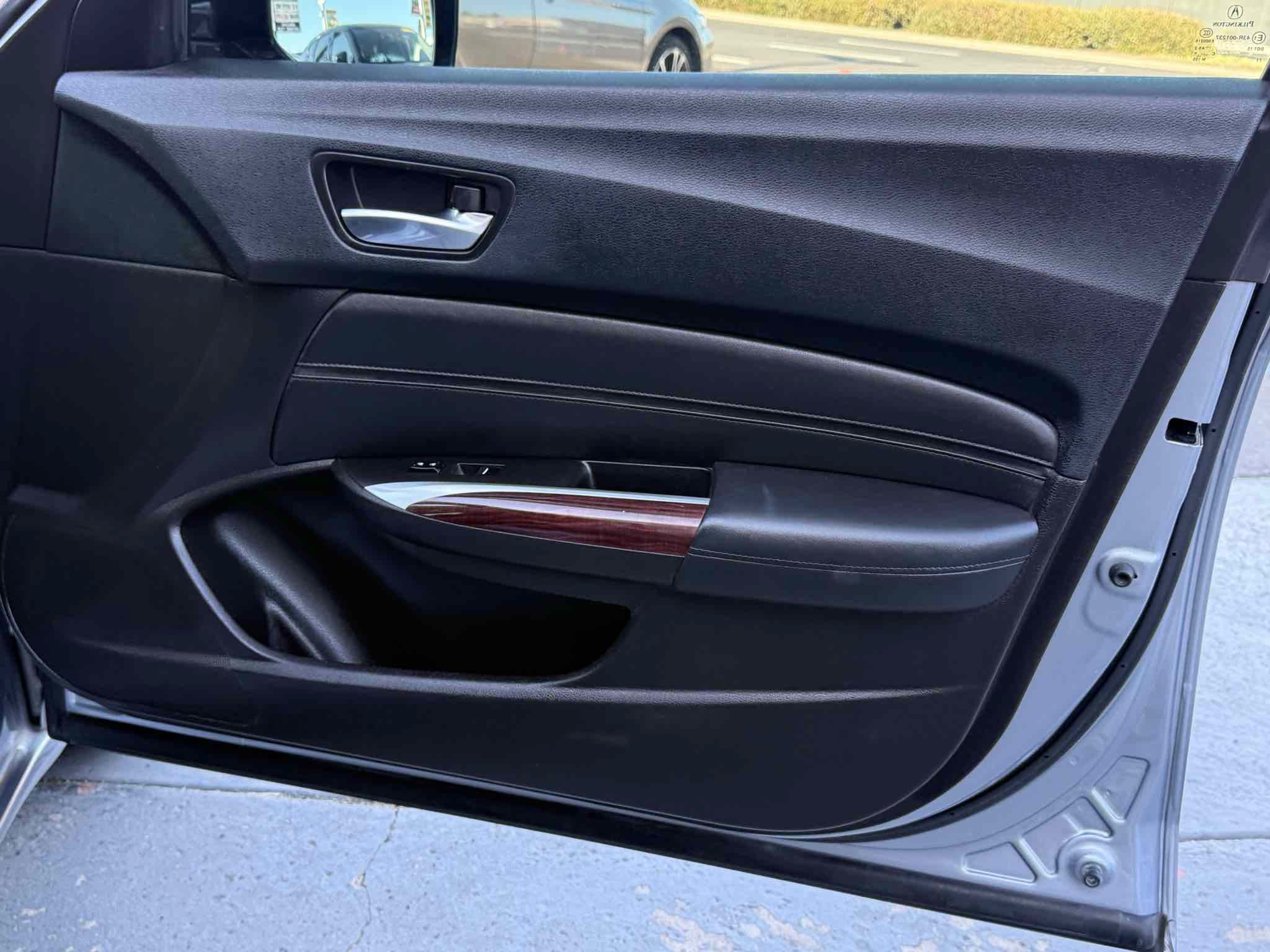 Used 2016 Acura TLX FWD image 39