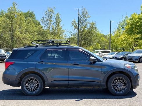 Used 2022 Ford Explorer XLT w/ Equipment Group 202A AWD/4WD image 6