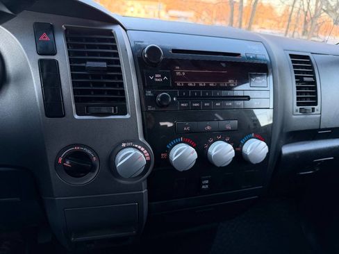 Used 2010 Toyota Tundra 4x4 Double Cab image 11