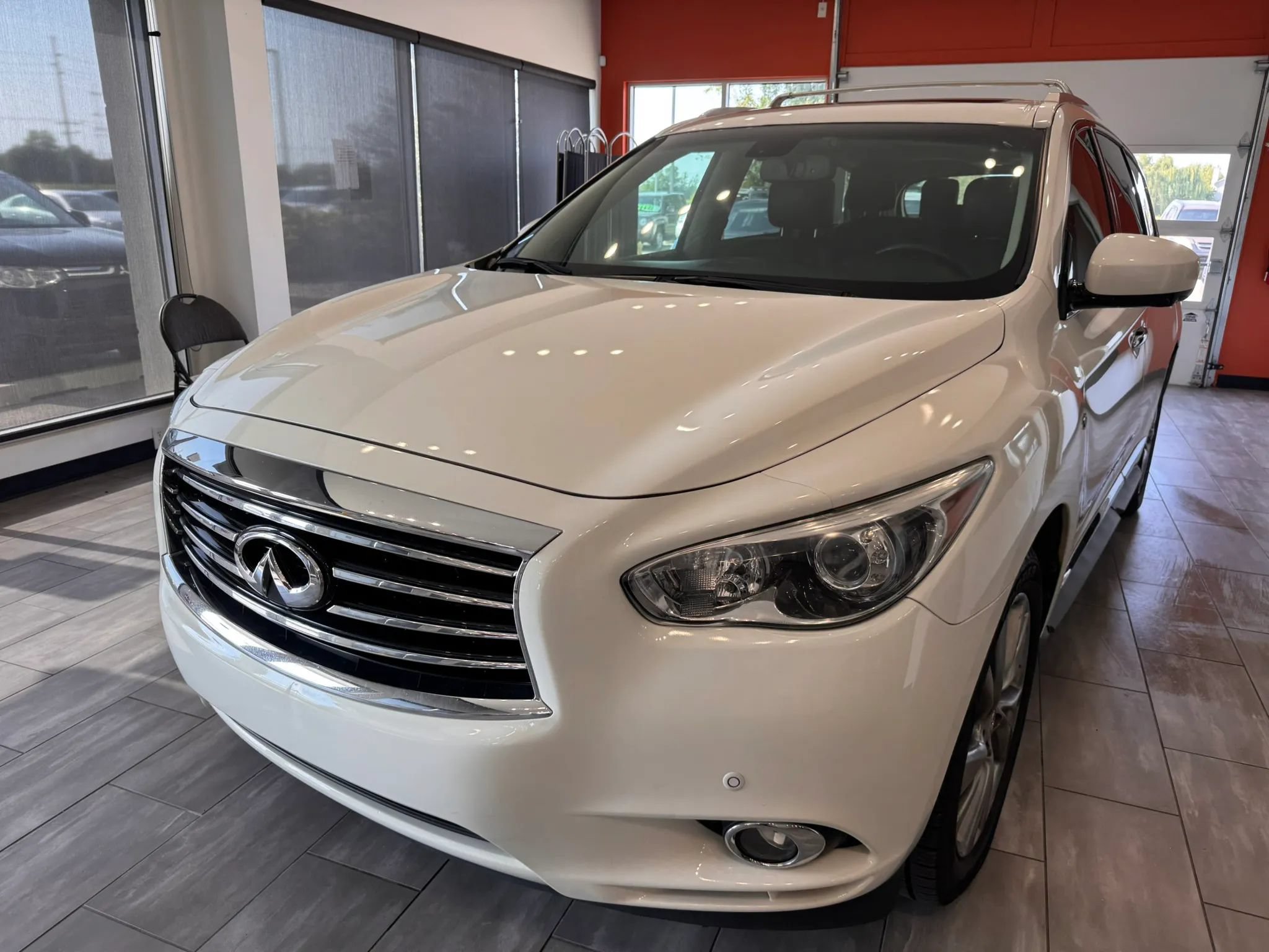 Used 2014 INFINITI QX60 FWD w/ Deluxe Touring Package image 9