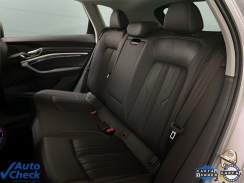 Used 2023 Audi e-tron Premium Plus w/ Premium Plus Package AWD/4WD image 71