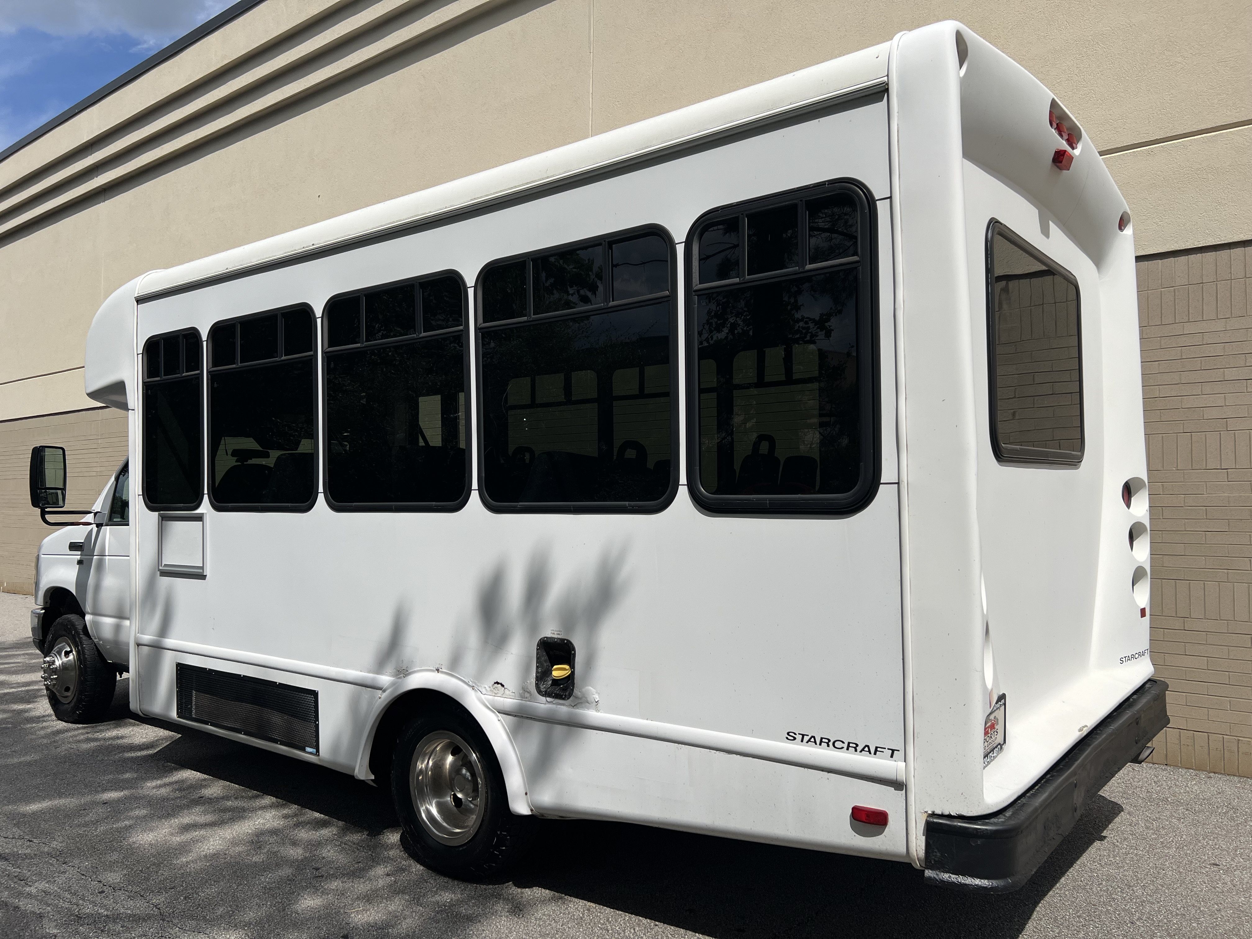 Used 2013 Ford E-350 and Econoline 350 Super Duty w/ Shuttle Bus Prep Pkg RWD image 4
