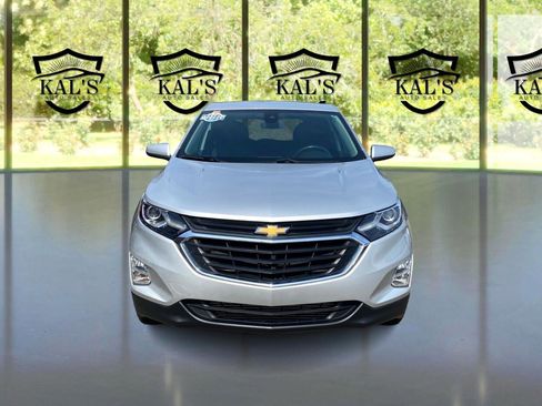 Used 2021 Chevrolet Equinox LT w/ Driver Convenience Package image 2