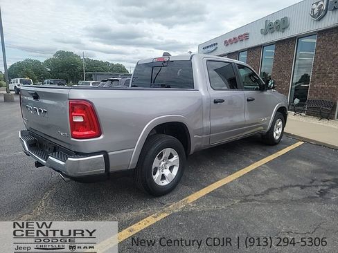 Used 2025 RAM 1500 Big Horn AWD/4WD image 6