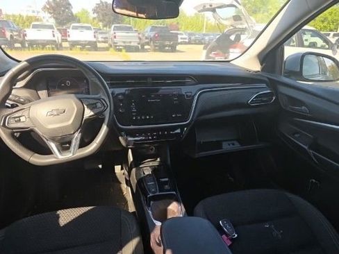Used 2023 Chevrolet Bolt EUV LT FWD image 2