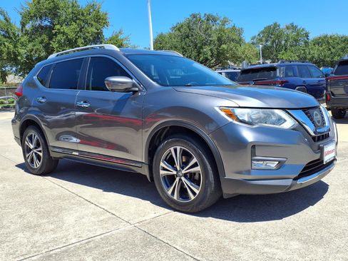 Used 2017 Nissan Rogue SL FWD image 2