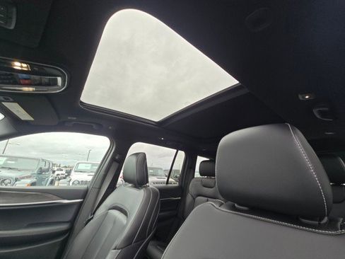 New 2025 Jeep Grand Cherokee Limited AWD/4WD image 26