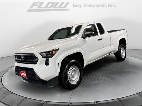 Used 2025 Toyota Tacoma SR image 4