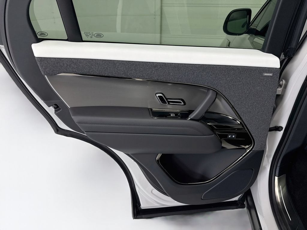 New 2026 Land Rover Range Rover Sport Dynamic SE AWD/4WD image 25