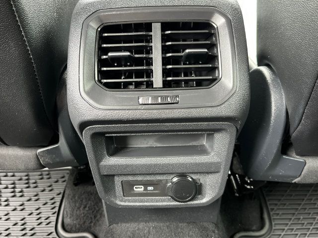Used 2023 Volkswagen Tiguan SE AWD/4WD image 24