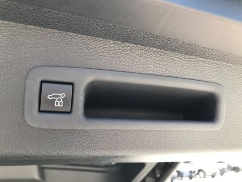 Certified 2025 Toyota Sienna XLE AWD/4WD image 27