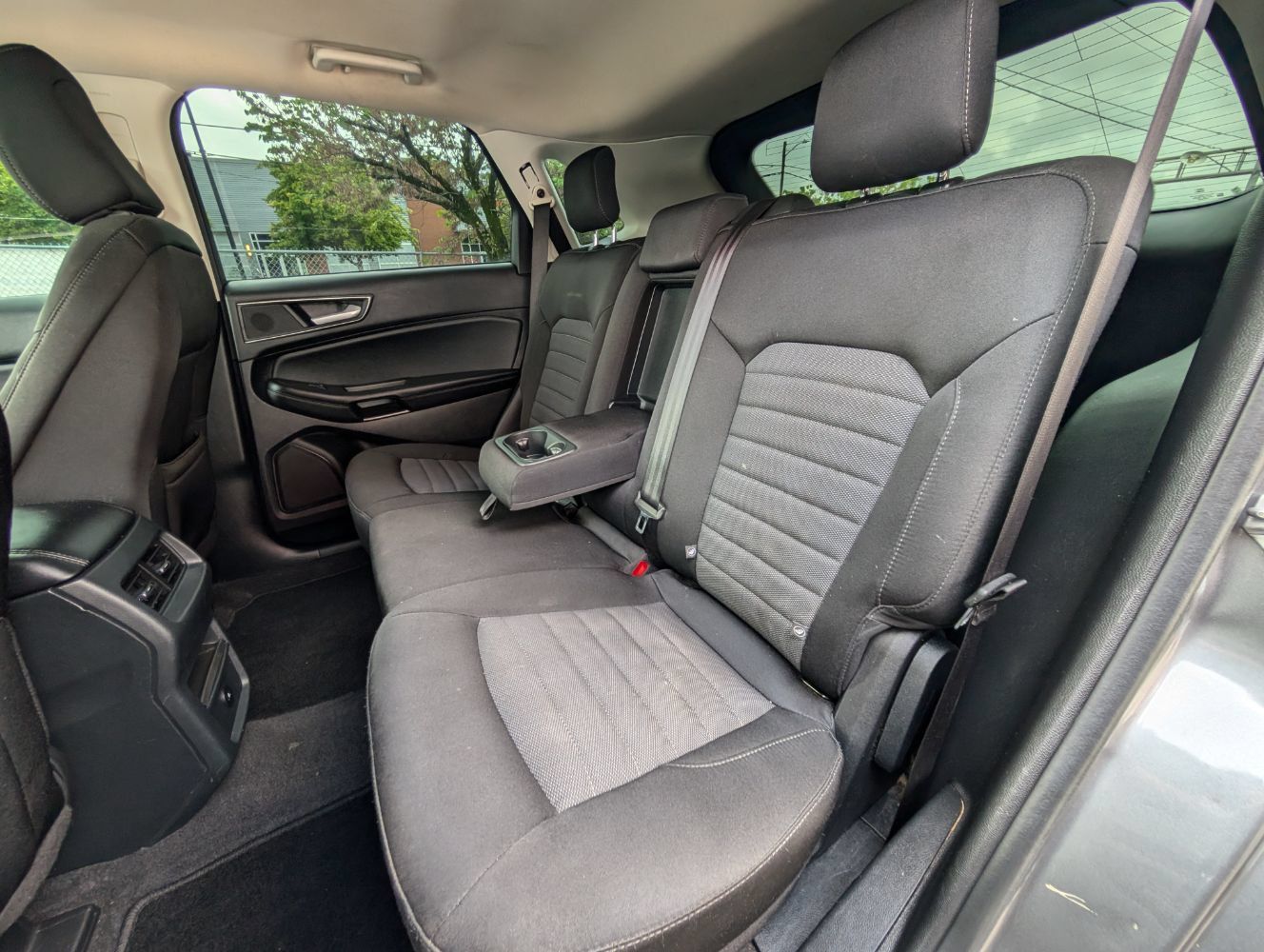 Used 2024 Ford Edge SE w/ Black Appearance Package AWD/4WD image 18