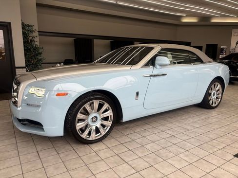 Used 2016 Rolls-Royce Dawn image 24