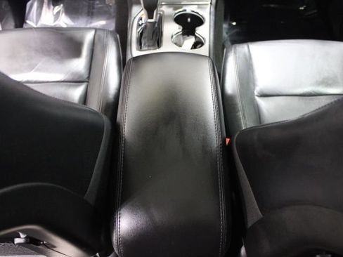 Used 2022 Jeep Grand Cherokee Limited w/ Trailer Tow Group IV image 32