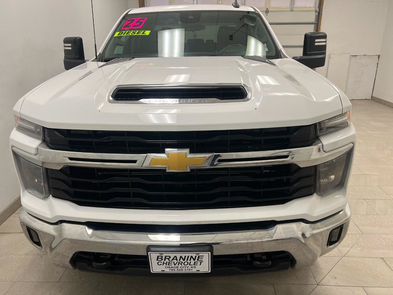 Used 2025 Chevrolet Silverado 2500 LT w/ Convenience Package AWD/4WD image 9