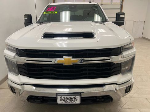 Used 2025 Chevrolet Silverado 2500 LT w/ Convenience Package AWD/4WD image 9