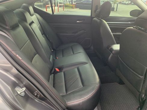 Used 2024 Nissan Altima 2.5 SR w/ SR Premium Package FWD image 30
