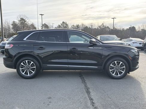 Used 2023 Lincoln Nautilus Reserve image 6