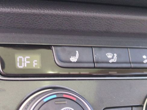 Used 2021 Volkswagen Tiguan SE w/ Panoramic Sunroof Package image 22