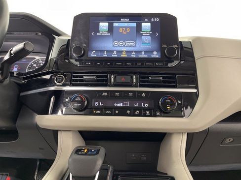 Used 2022 Nissan Pathfinder SL AWD/4WD image 20