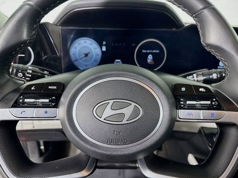 Used 2024 Hyundai Elantra Limited image 16