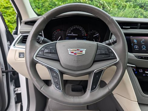 Used 2017 Cadillac XT5 Premium Luxury w/ Driver Assist Package AWD/4WD image 22