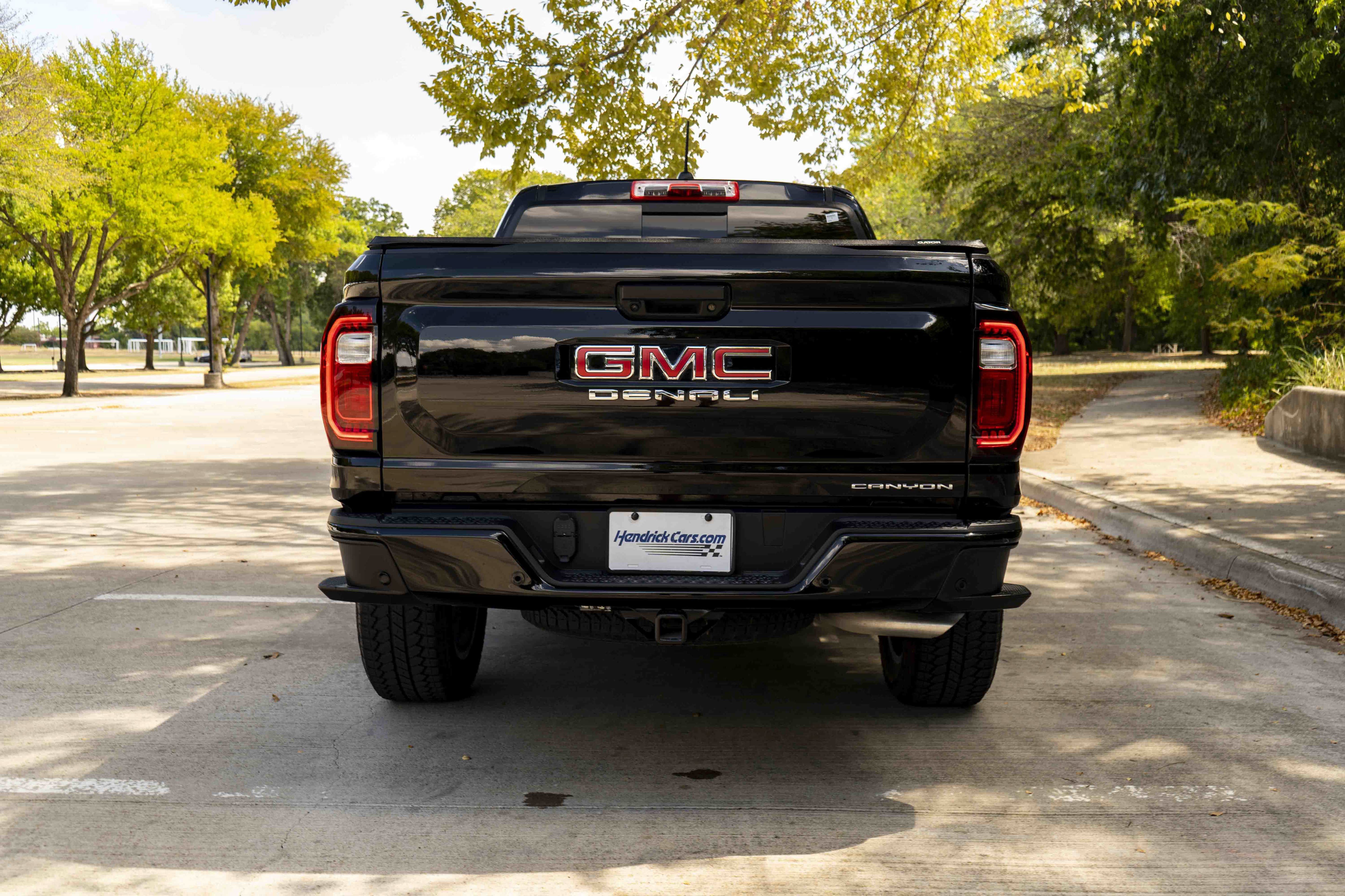 Used 2025 GMC Canyon Denali AWD/4WD image 8