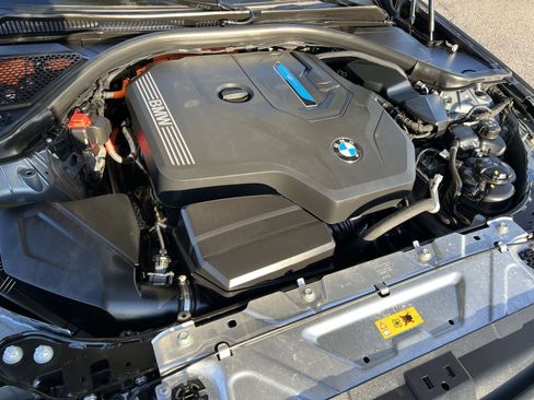 Used 2023 BMW 330e xDrive 330e xDrive w/ Premium Package image 28