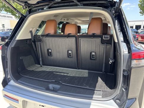 Used 2023 Nissan Pathfinder Platinum FWD image 27