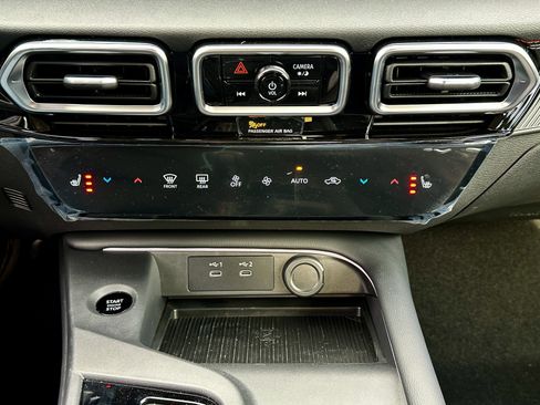 New 2026 Nissan Sentra SR w/ SR Premium Package FWD image 15