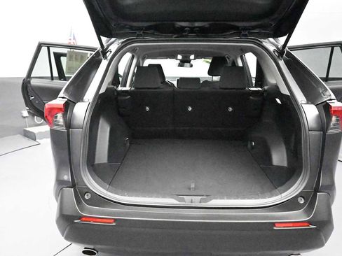 Used 2025 Toyota RAV4 XLE AWD/4WD image 25