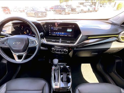 Used 2024 Chevrolet Trax ACTIV w/ Sunroof Package FWD image 16