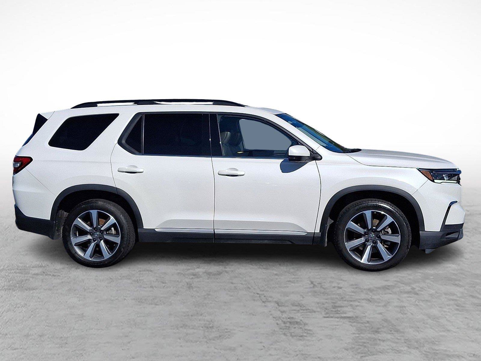 Used 2025 Honda Pilot Elite image 7