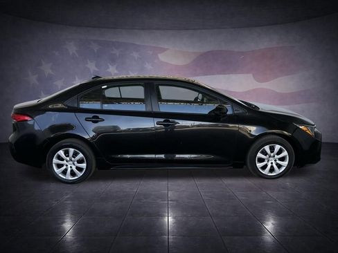 Used 2022 Toyota Corolla LE image 6