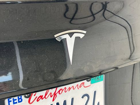 Used 2018 Tesla Model 3 Mid Range RWD image 9