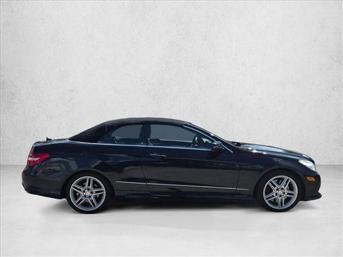 Used 2011 Mercedes-Benz E 550 Cabriolet image 4