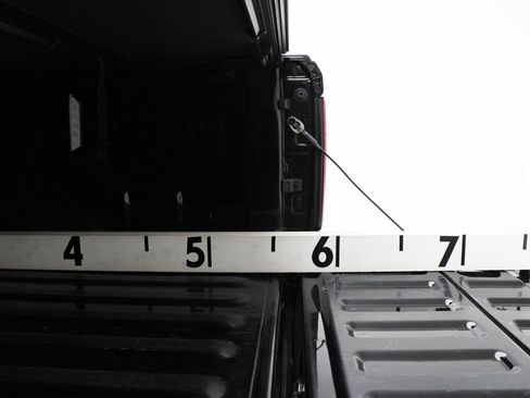 Used 2023 RAM 1500 Limited w/ Body Color Bumper Group AWD/4WD image 9