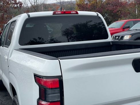 Certified 2022 Nissan Frontier SV image 34