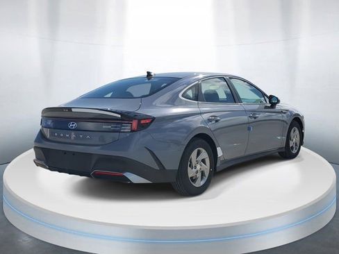 Certified 2026 Hyundai Sonata SE FWD image 4