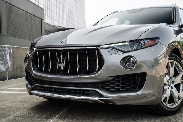 Used 2017 Maserati Levante S AWD/4WD image 22